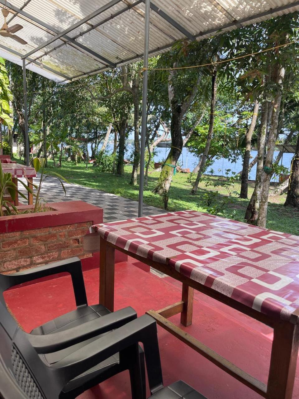 Ashtamudivillas Kollam Exterior photo